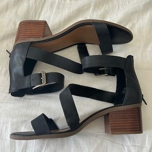 Black sandals (short heel)